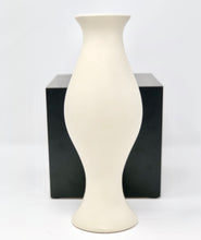 Load image into Gallery viewer, Eva Zeisel | Medium Vase - Roughan Home